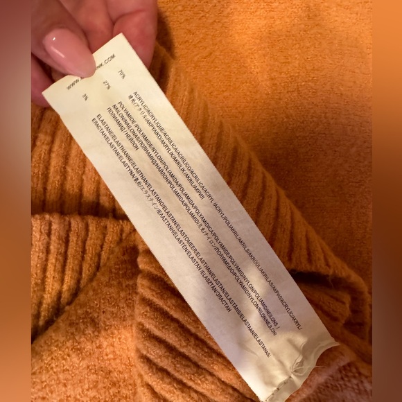 Light orange large mink pink off the shoulder sweater - Picture 2 of 7